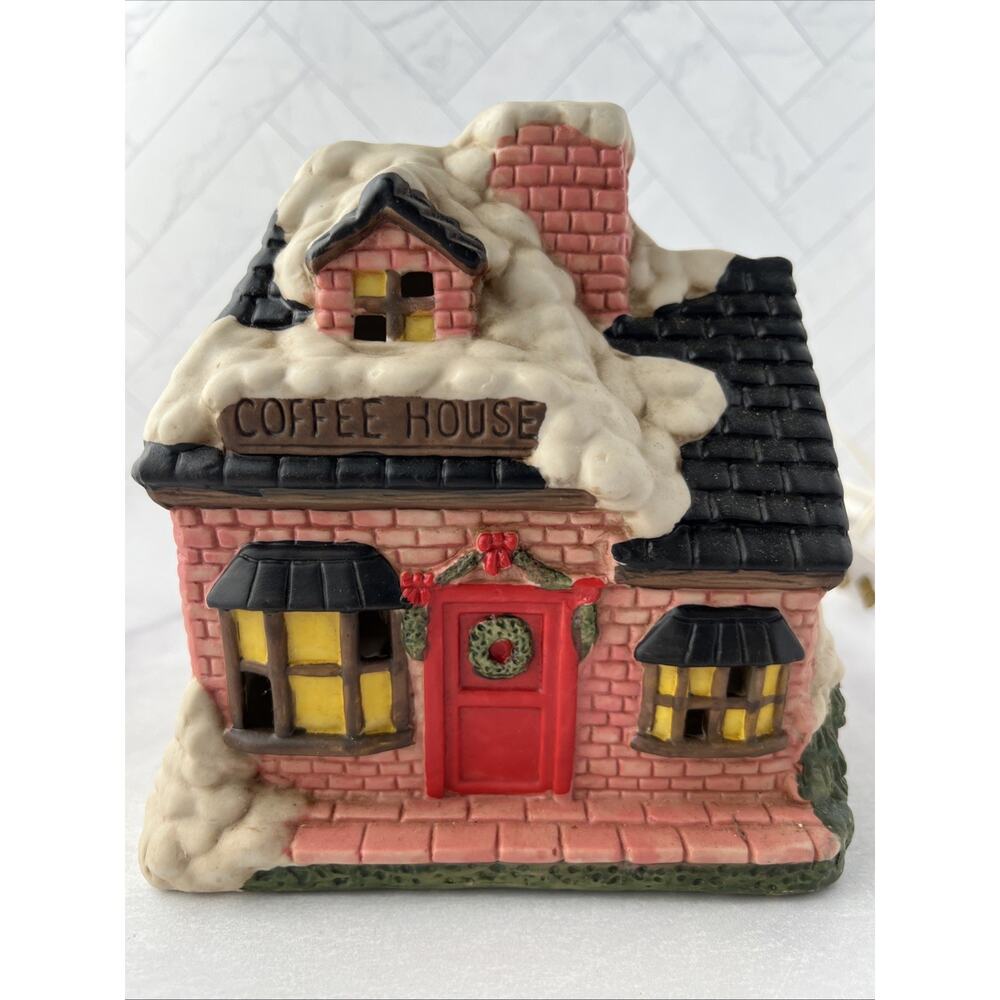 VINTAGE Artmark Christmas Village Collection Coffee House Lighted House 1992
